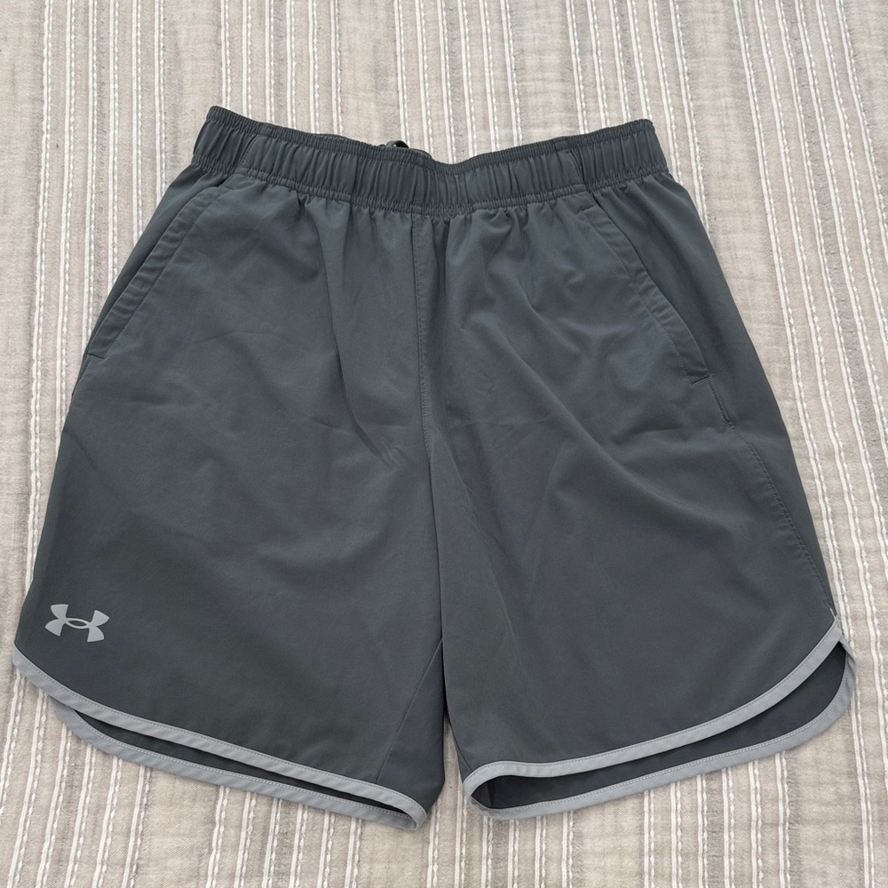 Under Armour Men's Dark Gray Athletic Shorts size M
